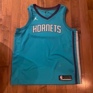 Perfect condition hornets jersey